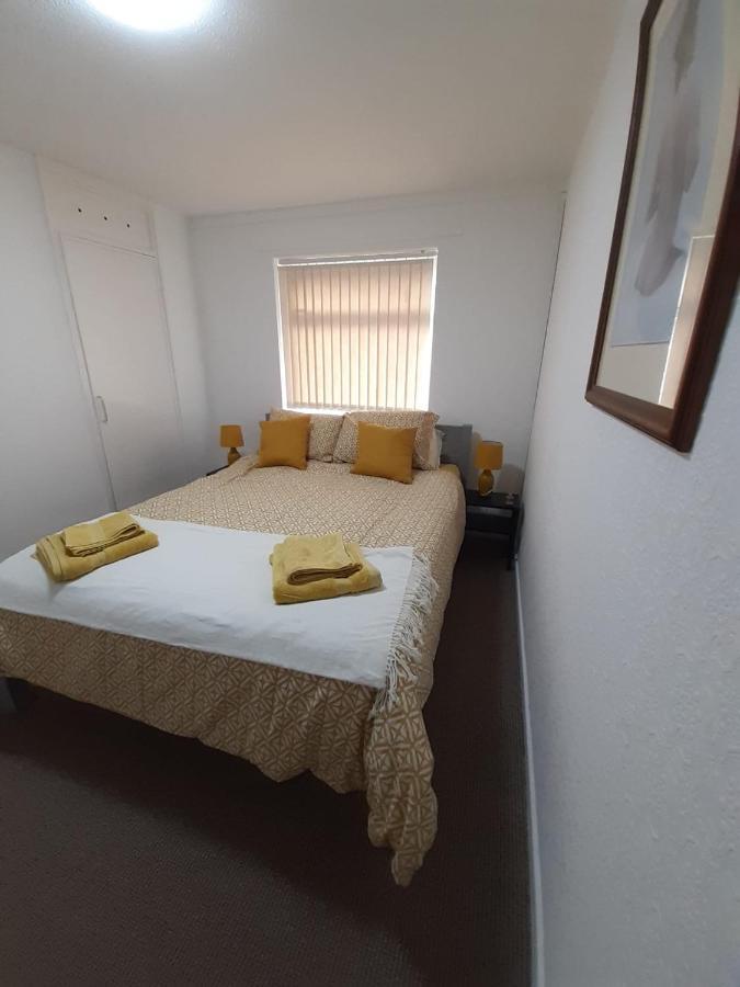 Quiet House 8 Mins From Nec/airport Ferienhaus *